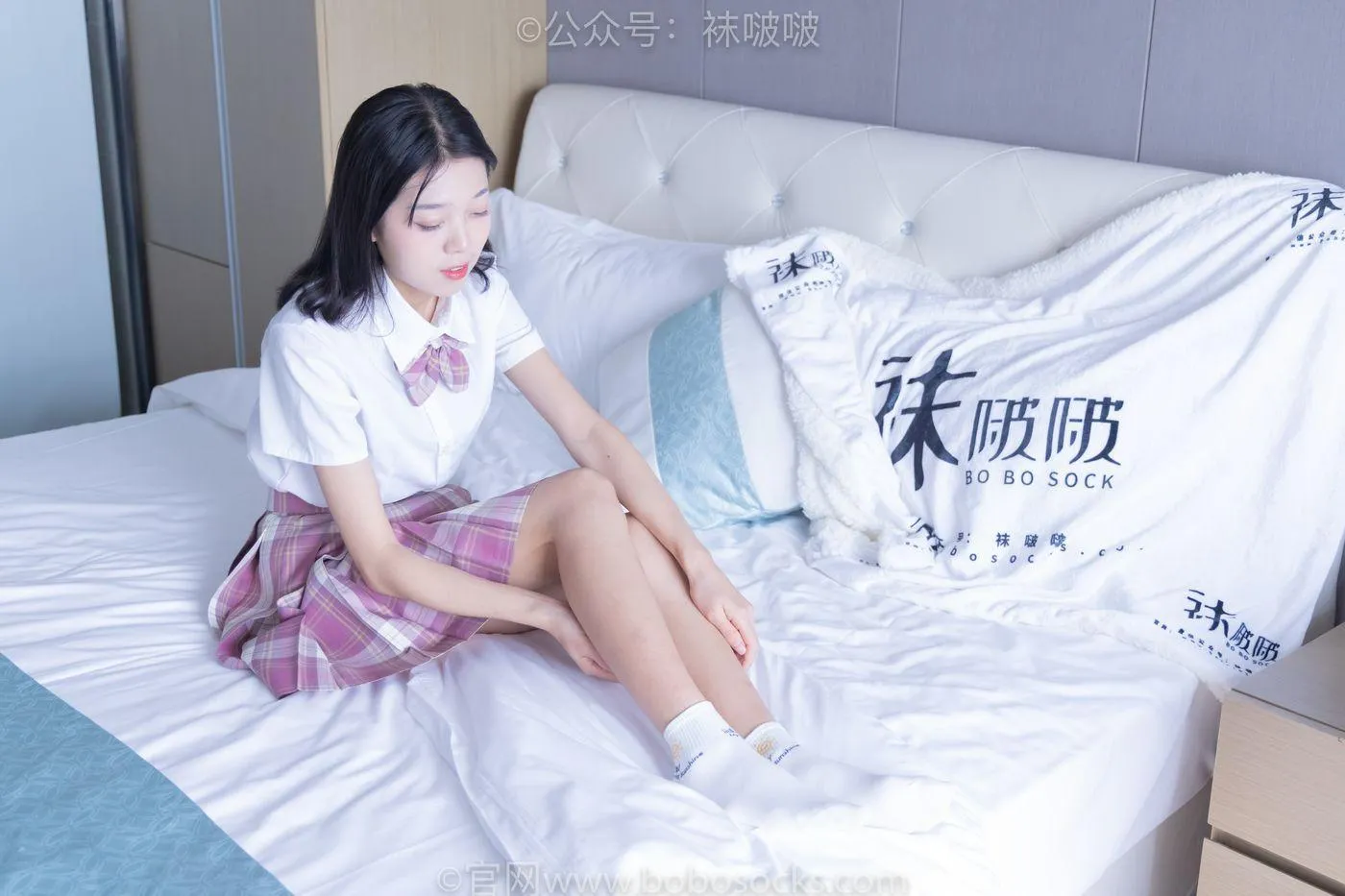 [BoBoSocks袜啵啵]NO.052 瑶瑶-JK制服、帆布鞋、白棉袜、裸足 [133P]插图